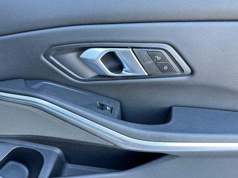 Used 2025 BMW M340i w/ Premium Package RWD image 18