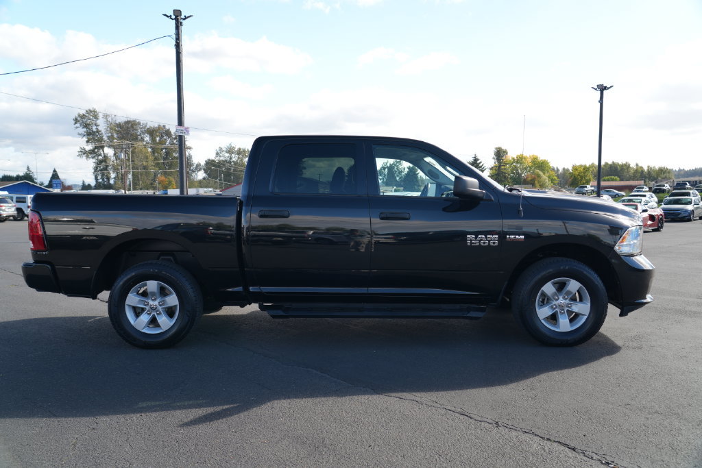 Used 2017 RAM 1500 Express AWD/4WD image 8
