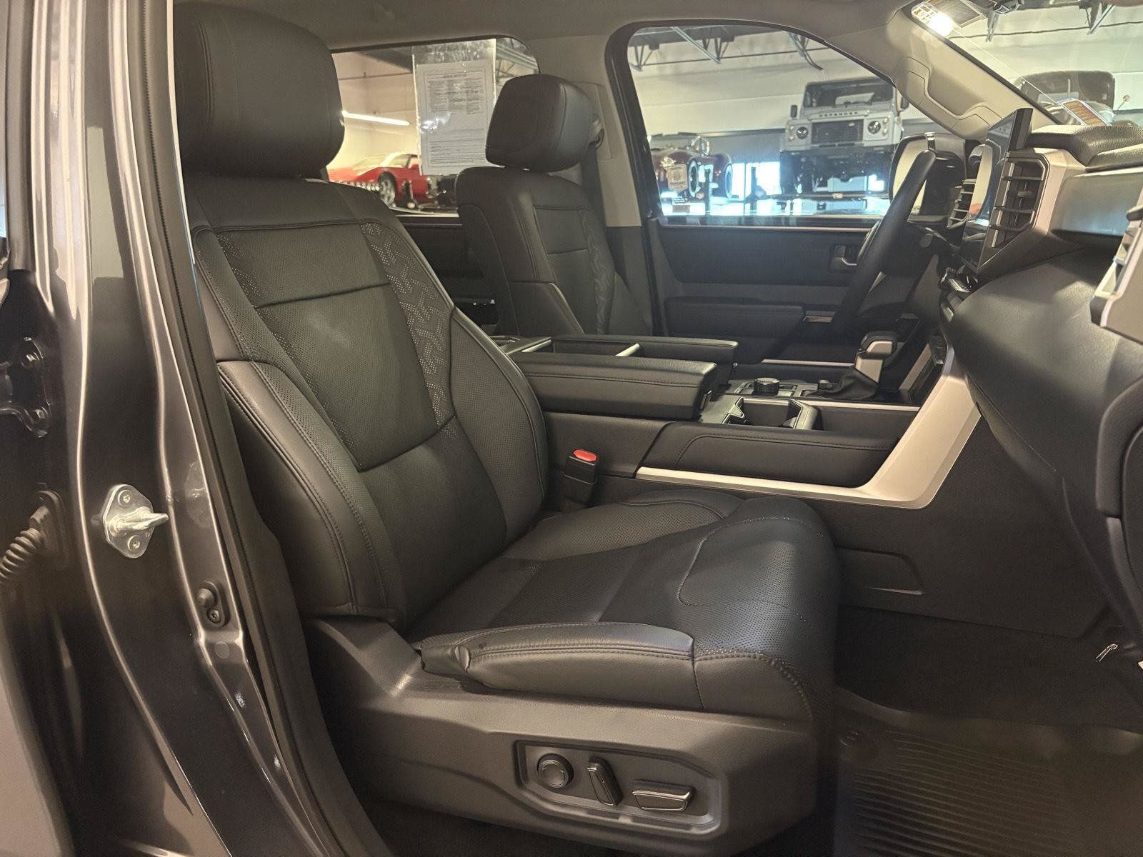 Used 2024 Toyota Tundra Limited AWD/4WD image 46