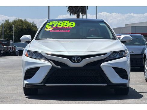Used 2019 Toyota Camry XSE FWD image 9