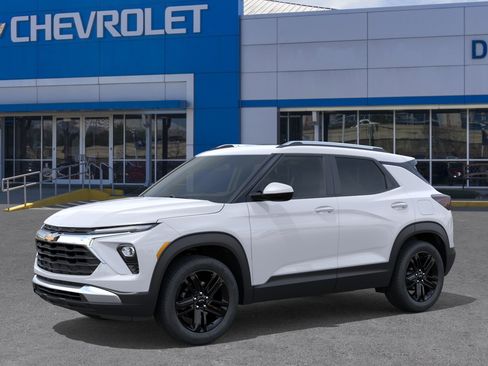 New 2026 Chevrolet TrailBlazer LT FWD image 2