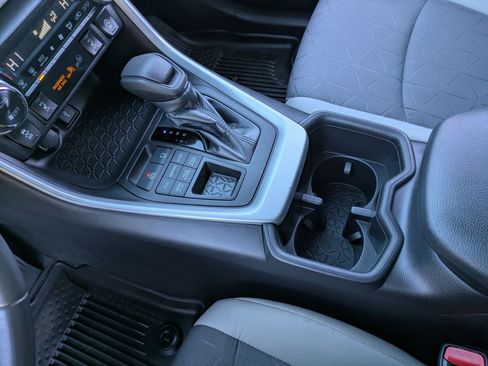 Certified 2022 Toyota RAV4 XLE image 15