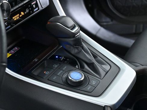 Used 2022 Toyota RAV4 Limited image 20