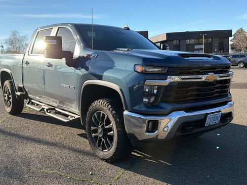 Certified 2025 Chevrolet Silverado 2500 LT w/ Convenience Package image 3