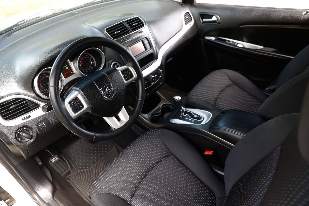 Used 2016 Dodge Journey SE w/ Flexible Seating Group FWD image 4