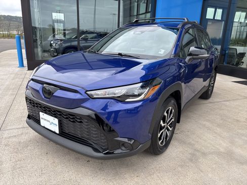 Used 2025 Toyota Corolla Cross AWD Hybrid w/ Moonroof Package image 1