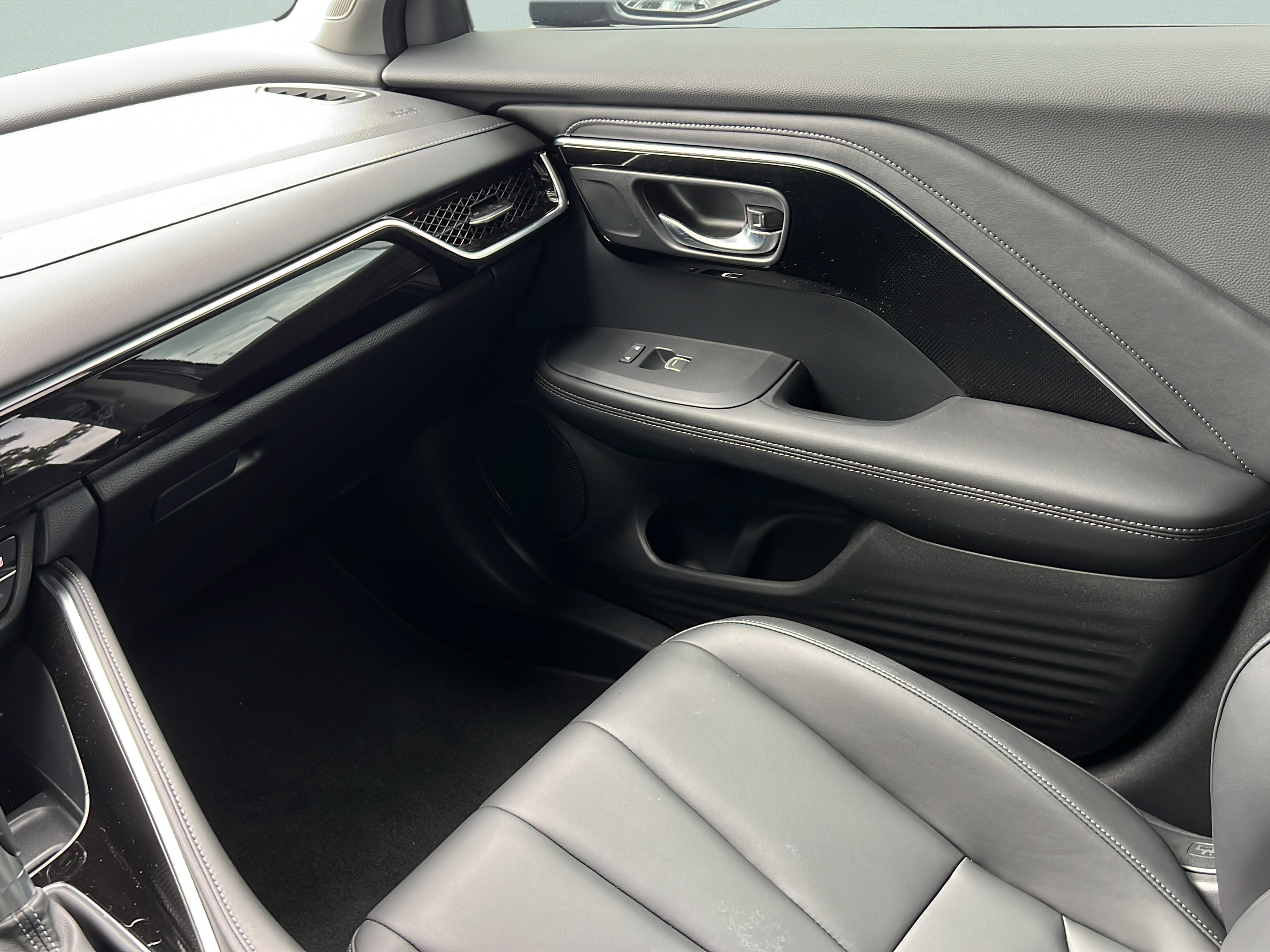 Used 2025 Acura ADX FWD image 16