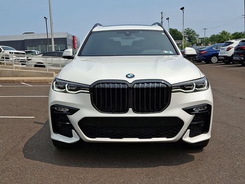 Used 2022 BMW X7 xDrive40i w/ M Sport Package AWD/4WD image 2