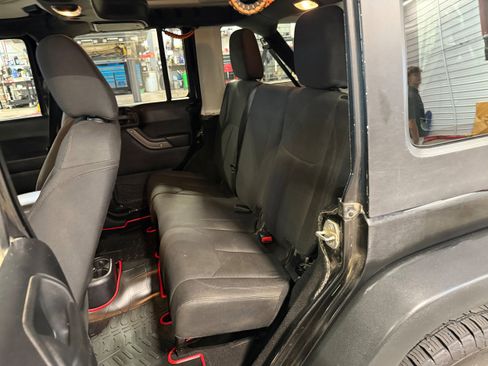 Used 2016 Jeep Wrangler Unlimited Sport AWD/4WD image 33