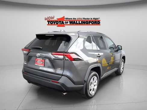 Used 2021 Toyota RAV4 LE image 12