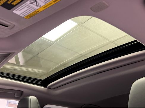 Certified 2022 Lexus RX 350L Premium w/ Premium Package image 10