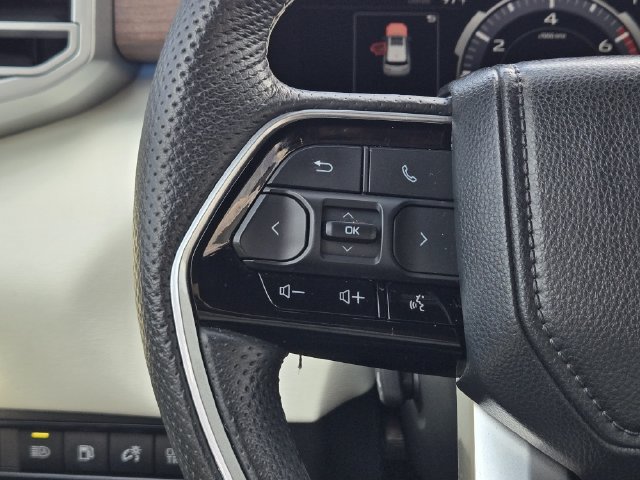 Used 2023 Toyota Sequoia Capstone AWD/4WD image 27