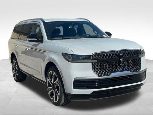 New 2026 Lincoln Navigator Reserve AWD/4WD image 7