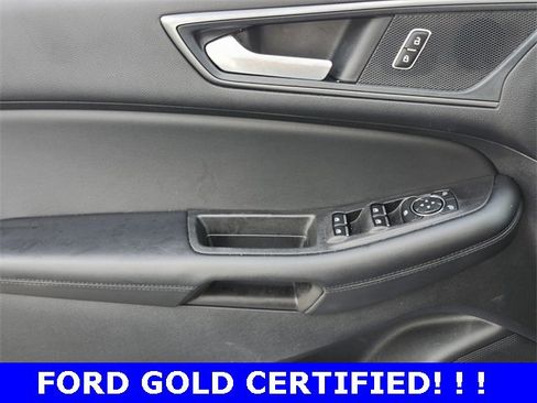 Used 2024 Ford Edge SE w/ Black Appearance Package image 30