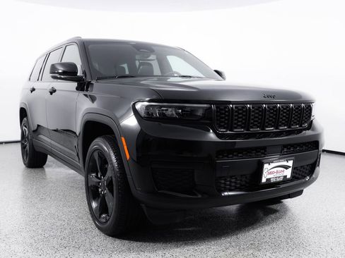 Used 2024 Jeep Grand Cherokee L Altitude AWD/4WD image 9