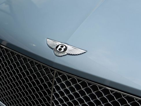 Used 2023 Bentley Bentayga image 41