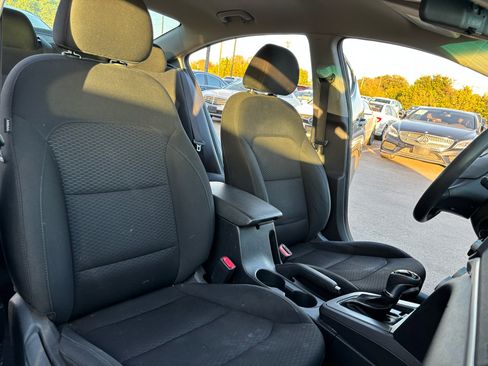 Used 2019 Hyundai Elantra SEL w/ Cargo Package image 13