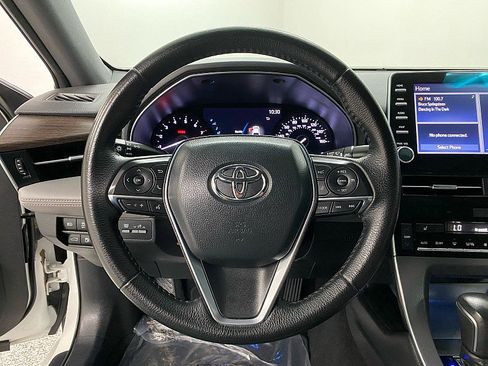 Used 2021 Toyota Avalon XLE image 9