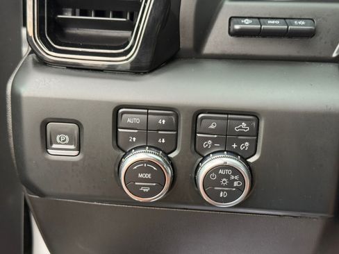 Used 2022 GMC Sierra 1500 AT4 w/ AT4 Premium Package AWD/4WD image 34
