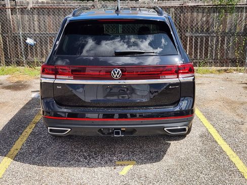 Used 2026 Volkswagen Atlas SE AWD/4WD image 4