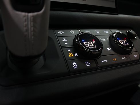 Used 2025 Land Rover Defender 110 AWD/4WD image 80