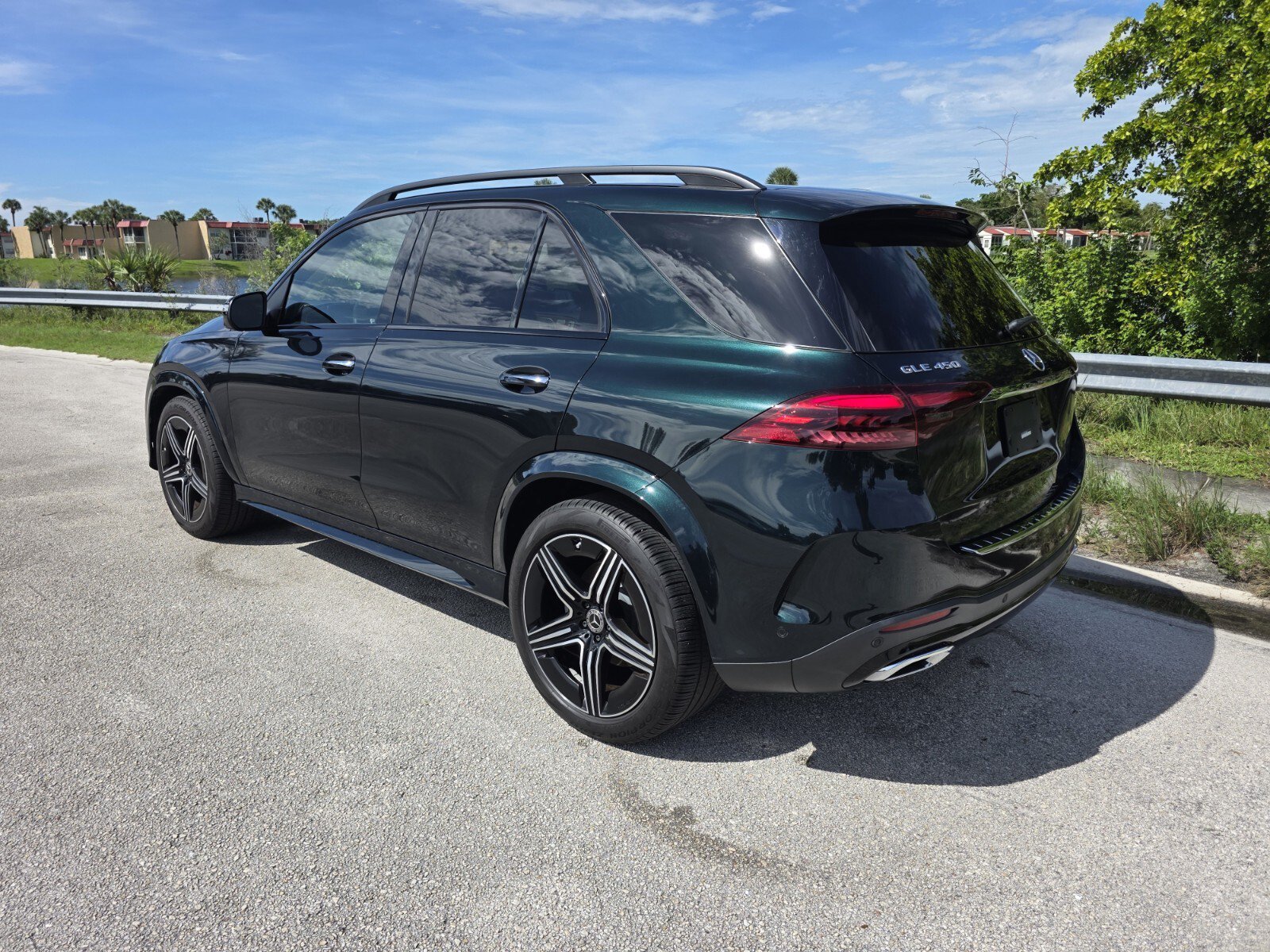Used 2024 Mercedes-Benz GLE 450 4MATIC image 2