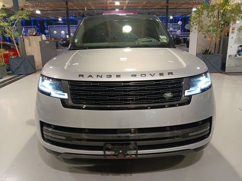 Used 2024 Land Rover Range Rover SE AWD/4WD image 5