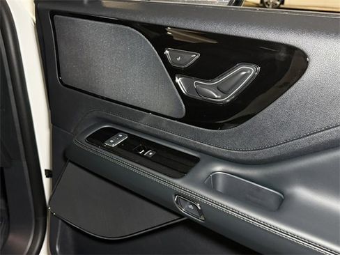 New 2025 Lincoln Aviator Premiere image 9