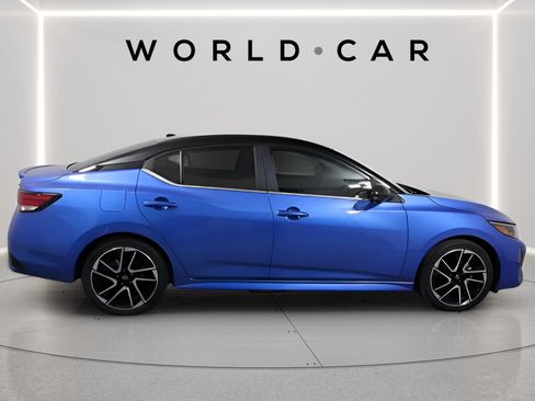 Used 2024 Nissan Sentra SR w/ SR Premium Package FWD image 2