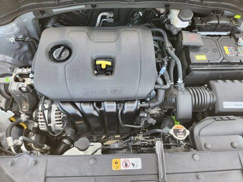 Certified 2025 Kia Soul LX w/ LX Technology Package FWD image 30