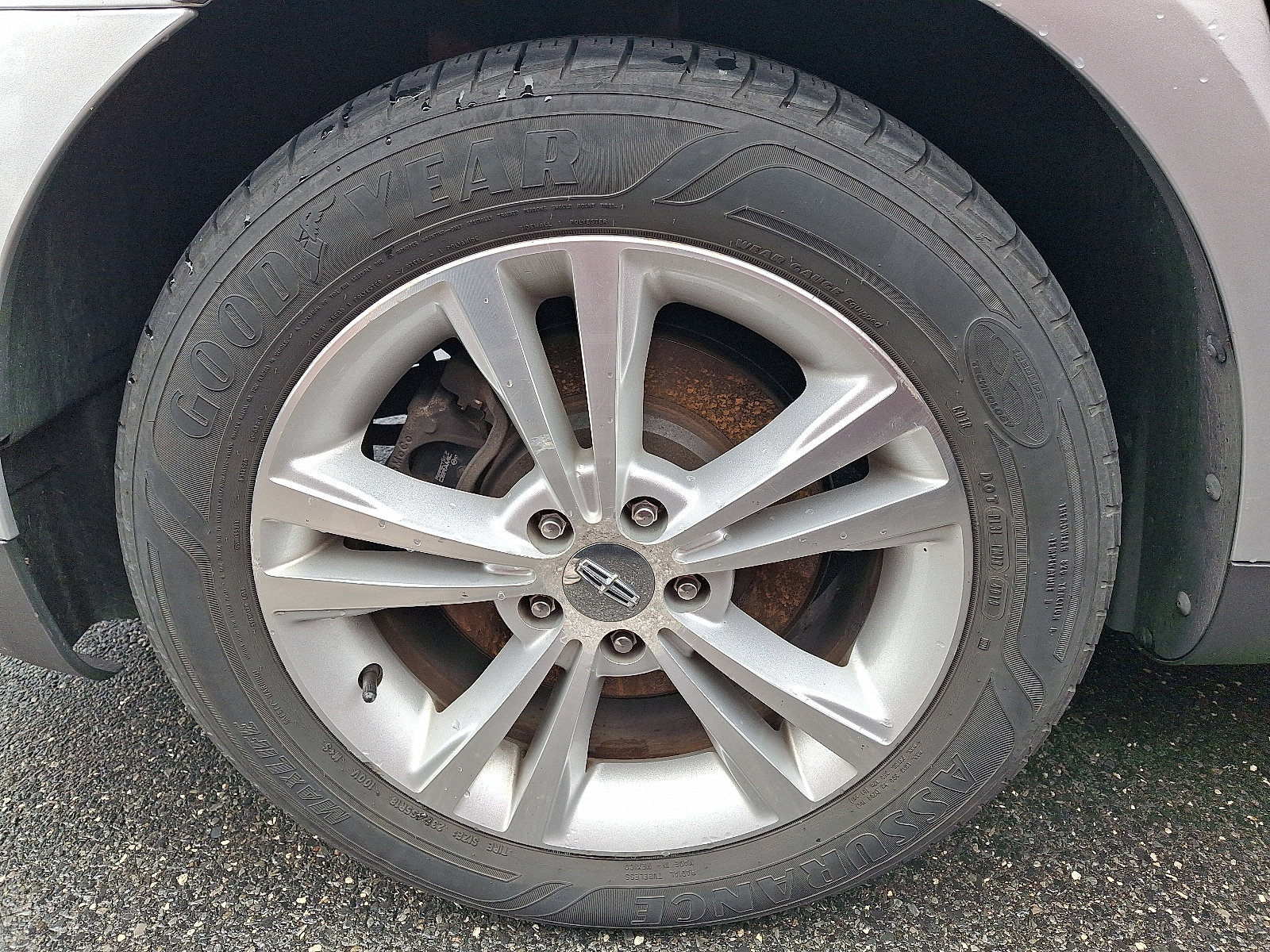 Used 2010 Lincoln MKS FWD image 7