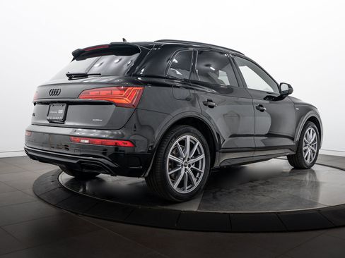 Used 2023 Audi Q5 e Prestige w/ Prestige Package AWD/4WD image 4