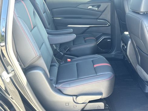 Used 2026 Chevrolet Traverse RS w/ LPO, Floor Liner Package FWD image 15