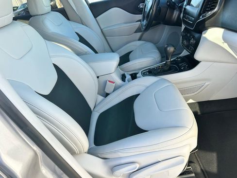 Used 2021 Jeep Cherokee Latitude Plus w/ Security Package image 9