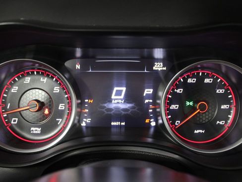 Used 2022 Dodge Charger SXT RWD image 30
