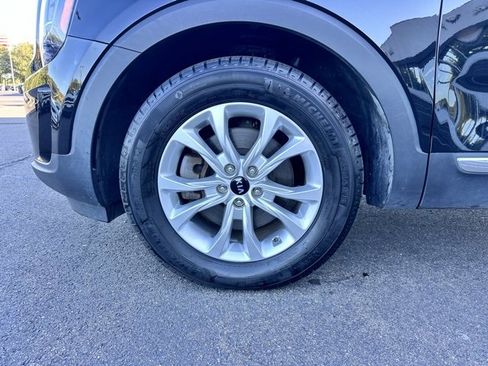 Used 2021 Kia Telluride LX image 30