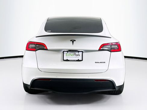Used 2022 Tesla Model Y Performance image 7