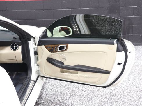 Used 2014 Mercedes-Benz SLK 250 image 46
