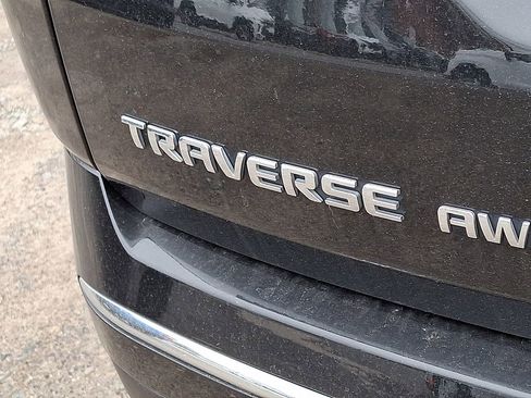 Used 2023 Chevrolet Traverse Premier image 31