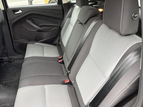 Used 2018 Ford Escape SE image 13