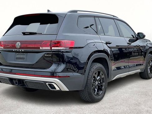 Used 2024 Volkswagen Atlas Peak Edition SE image 15