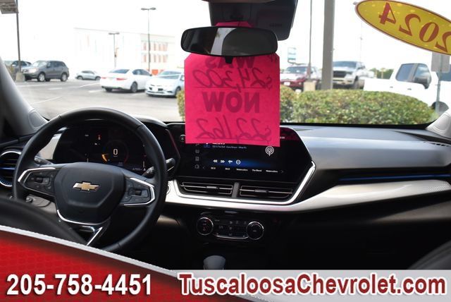 Certified 2024 Chevrolet Trax LT w/ Driver Confidence Package FWD image 3