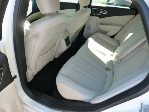 Used 2017 Chrysler 200 Limited w/ Convenience Group FWD image 10