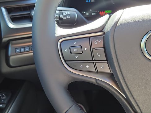 New 2025 Lexus UX 300h FWD image 21