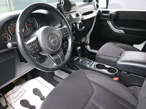 Used 2013 Jeep Wrangler Unlimited Sahara w/ Dual Top Group AWD/4WD image 18