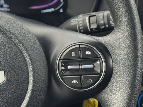 Used 2023 Kia Soul LX FWD image 22