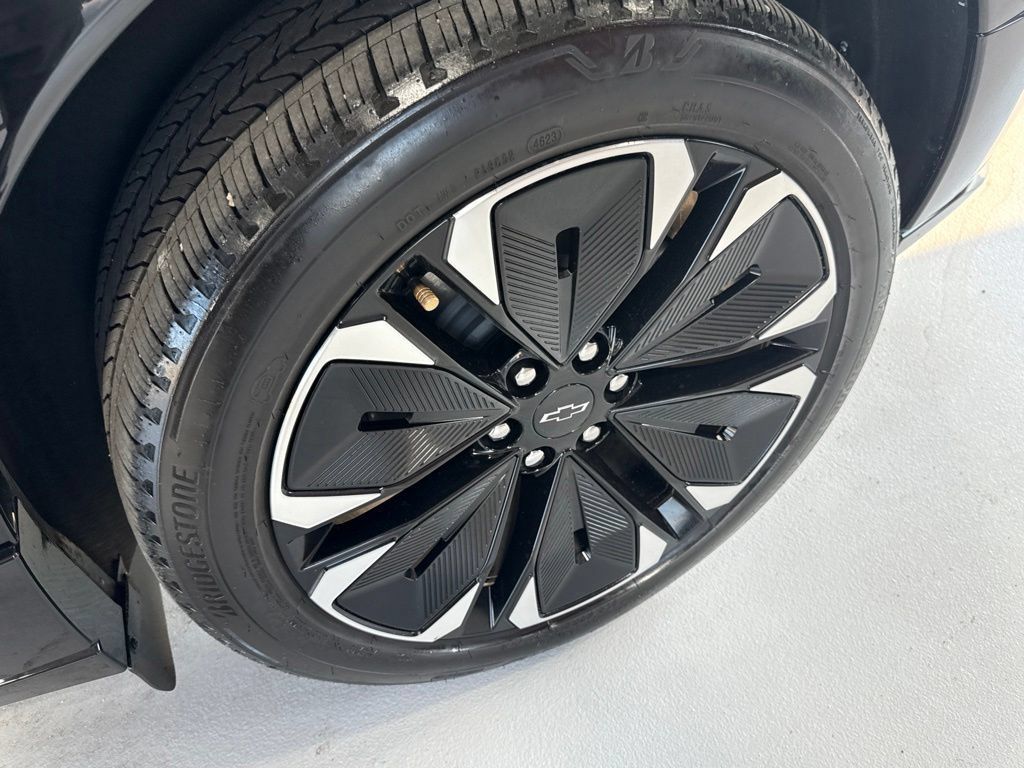 Used 2024 Chevrolet Blazer EV RS AWD/4WD image 16