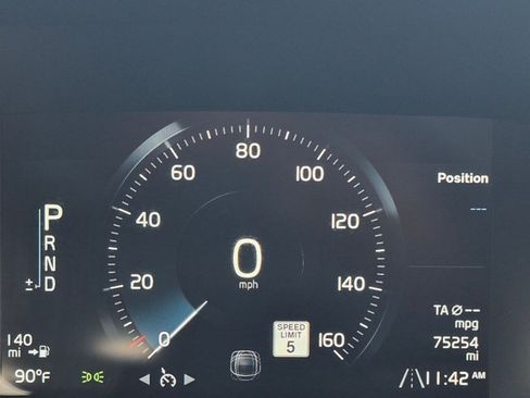 Used 2019 Volvo XC60 T5 Momentum w/ Premium Package FWD image 10
