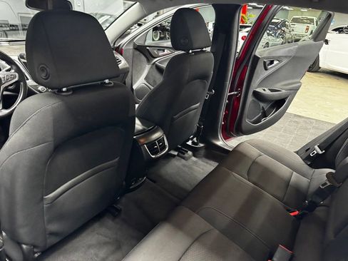 Used 2018 Chevrolet Malibu LT image 41