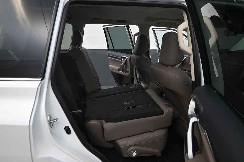Used 2023 Lexus GX 460 Premium w/ Premium Package AWD/4WD image 32